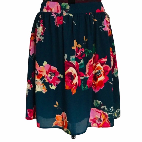 🎉HP🎉SIZE M Buttons Rose Navy Midi Skirt - Picture 2 of 6